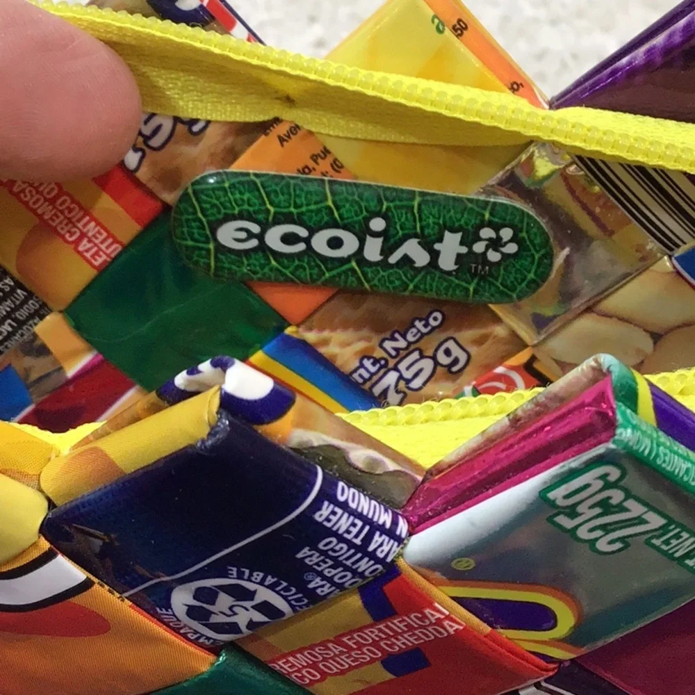 Ecoist eco savvy recycle material wristlet